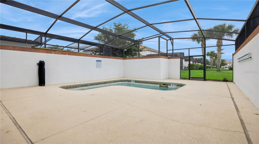 Spacious Pool Deck