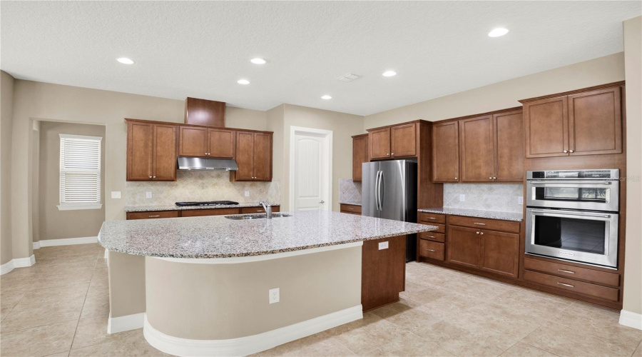 ORLANDO, Florida 32836, 5 Bedrooms Bedrooms, ,4 BathroomsBathrooms,Residential,For Sale,LEMON LAKE,0,MFRO6435292