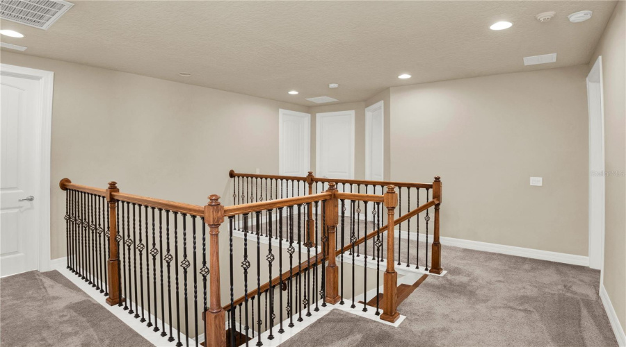 ORLANDO, Florida 32836, 5 Bedrooms Bedrooms, ,4 BathroomsBathrooms,Residential,For Sale,LEMON LAKE,0,MFRO6435292