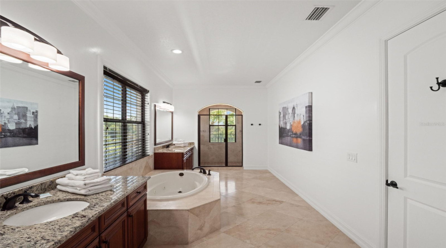 KISSIMMEE, Florida 34747, 4 Bedrooms Bedrooms, ,4 BathroomsBathrooms,Residential,For Sale,DESERT MOUNTAIN,0,MFRO6435231