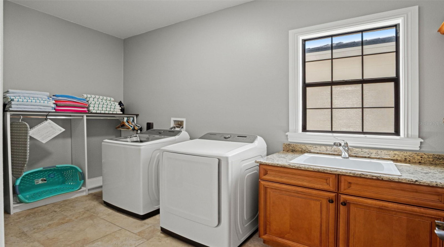 KISSIMMEE, Florida 34747, 4 Bedrooms Bedrooms, ,4 BathroomsBathrooms,Residential,For Sale,DESERT MOUNTAIN,0,MFRO6435231