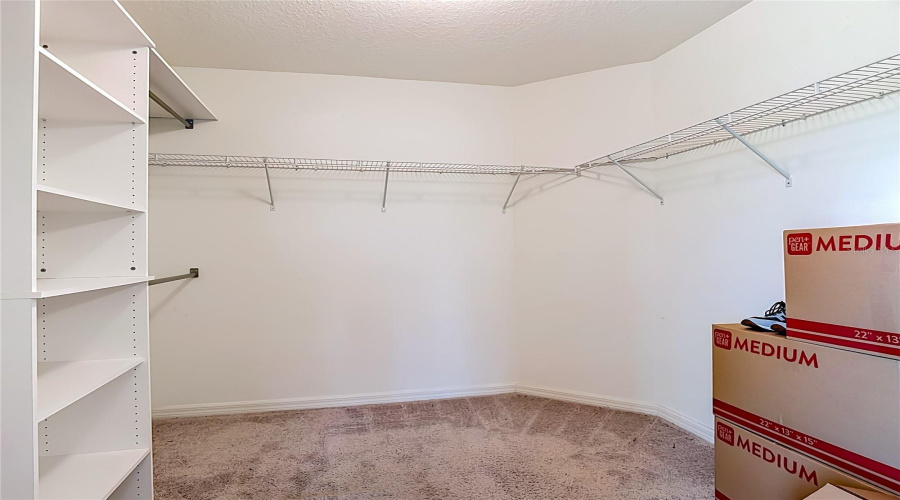 DAVENPORT, Florida 33896, 4 Bedrooms Bedrooms, ,2 BathroomsBathrooms,Residential,For Sale,AUGUSTUS,0,MFRO6418400