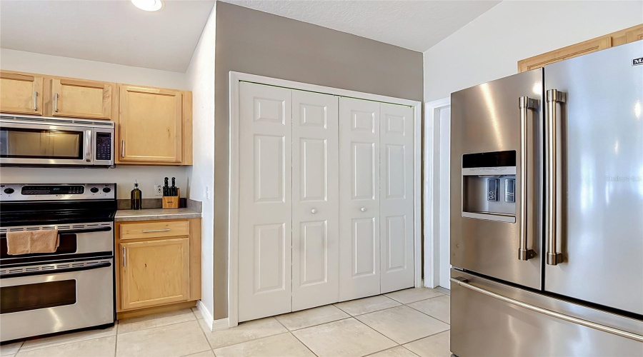 DAVENPORT, Florida 33896, 3 Bedrooms Bedrooms, ,2 BathroomsBathrooms,Residential,For Sale,REGENCY,0,MFRO6431261
