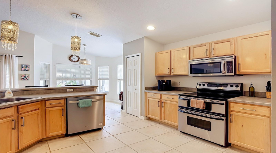 DAVENPORT, Florida 33896, 3 Bedrooms Bedrooms, ,2 BathroomsBathrooms,Residential,For Sale,REGENCY,0,MFRO6431261