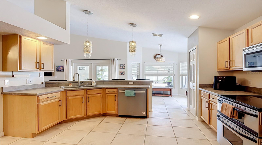 DAVENPORT, Florida 33896, 3 Bedrooms Bedrooms, ,2 BathroomsBathrooms,Residential,For Sale,REGENCY,0,MFRO6431261