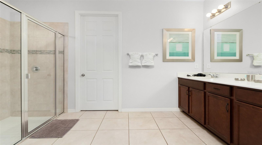 KISSIMMEE, Florida 34747, 6 Bedrooms Bedrooms, ,5 BathroomsBathrooms,Residential,For Sale,FLAMINGO KEY,0,MFRS5134521