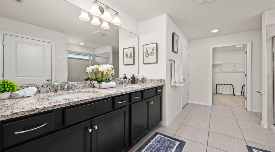 DAVENPORT, Florida 33897, 5 Bedrooms Bedrooms, ,4 BathroomsBathrooms,Residential,For Sale,KONA,0,MFRO6422876