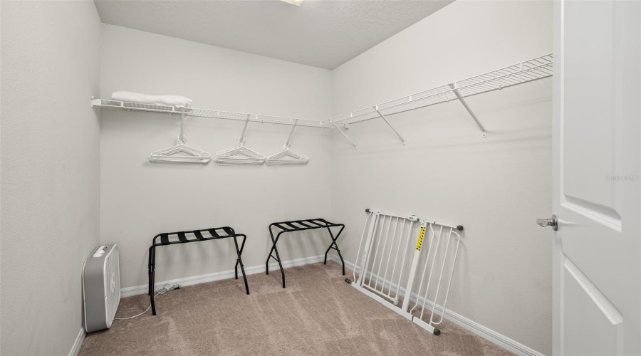 DAVENPORT, Florida 33897, 5 Bedrooms Bedrooms, ,4 BathroomsBathrooms,Residential,For Sale,KONA,0,MFRO6422876