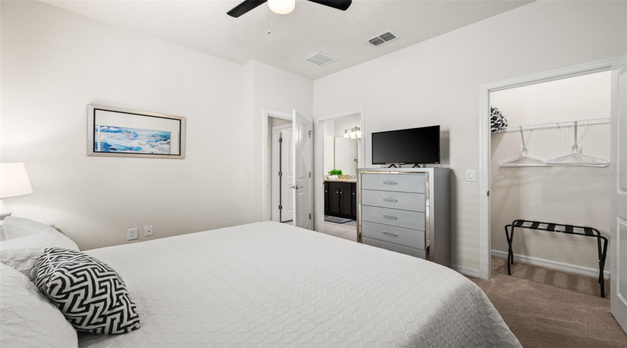DAVENPORT, Florida 33897, 5 Bedrooms Bedrooms, ,4 BathroomsBathrooms,Residential,For Sale,KONA,0,MFRO6422876