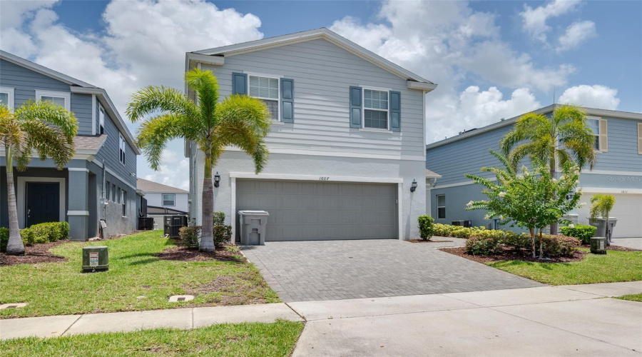 DAVENPORT, Florida 33897, 5 Bedrooms Bedrooms, ,4 BathroomsBathrooms,Residential,For Sale,KONA,0,MFRO6422876