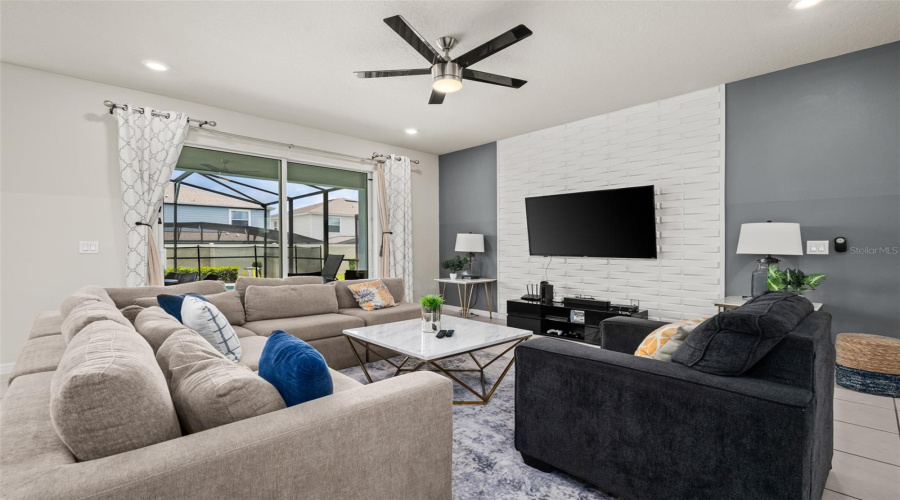 DAVENPORT, Florida 33897, 5 Bedrooms Bedrooms, ,4 BathroomsBathrooms,Residential,For Sale,KONA,0,MFRO6422876