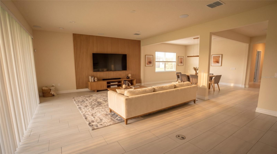 ORLANDO, Florida 32836, 5 Bedrooms Bedrooms, ,4 BathroomsBathrooms,Residential,For Sale,FENTON STREET,0,MFRO6433737