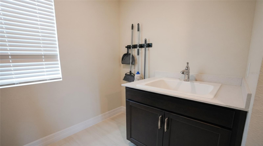 ORLANDO, Florida 32836, 5 Bedrooms Bedrooms, ,4 BathroomsBathrooms,Residential,For Sale,FENTON STREET,0,MFRO6433737