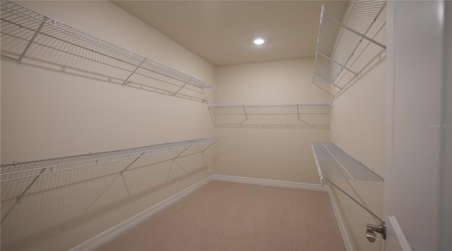 ORLANDO, Florida 32836, 5 Bedrooms Bedrooms, ,4 BathroomsBathrooms,Residential,For Sale,FENTON STREET,0,MFRO6433737