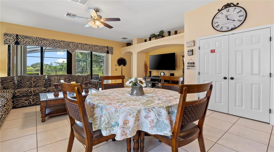 DAVENPORT, Florida 33837, 6 Bedrooms Bedrooms, ,4 BathroomsBathrooms,Residential,For Sale,LAKE DAVENPORT,0,MFRO6435024
