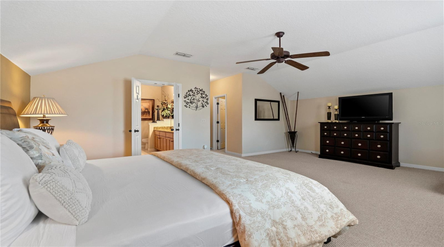 DAVENPORT, Florida 33837, 6 Bedrooms Bedrooms, ,4 BathroomsBathrooms,Residential,For Sale,LAKE DAVENPORT,0,MFRO6435024