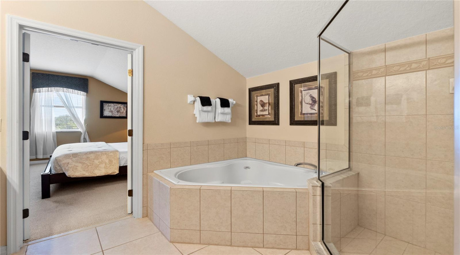 DAVENPORT, Florida 33837, 6 Bedrooms Bedrooms, ,4 BathroomsBathrooms,Residential,For Sale,LAKE DAVENPORT,0,MFRO6435024