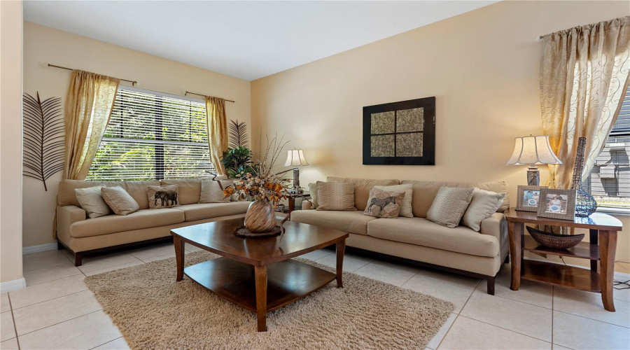 DAVENPORT, Florida 33837, 6 Bedrooms Bedrooms, ,4 BathroomsBathrooms,Residential,For Sale,LAKE DAVENPORT,0,MFRO6435024