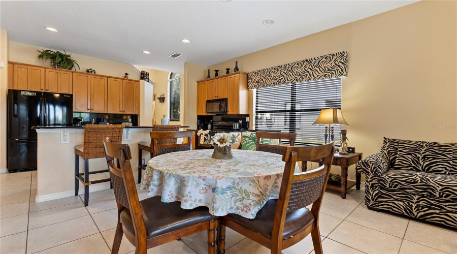 DAVENPORT, Florida 33837, 6 Bedrooms Bedrooms, ,4 BathroomsBathrooms,Residential,For Sale,LAKE DAVENPORT,0,MFRO6435024