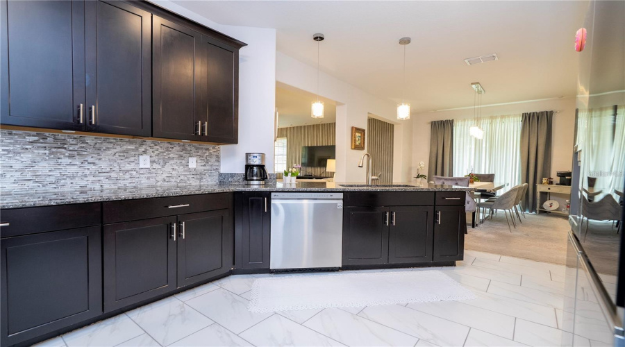 DAVENPORT, Florida 33896, 6 Bedrooms Bedrooms, ,5 BathroomsBathrooms,Residential,For Sale,SHINNECOCK HILLS,0,MFRO6435630
