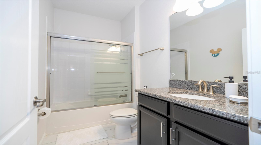 DAVENPORT, Florida 33896, 6 Bedrooms Bedrooms, ,5 BathroomsBathrooms,Residential,For Sale,SHINNECOCK HILLS,0,MFRO6435630