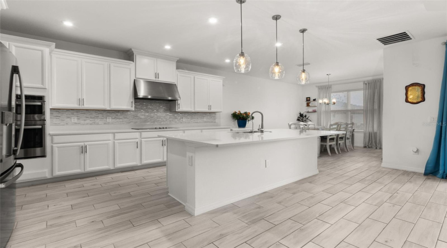 KISSIMMEE, Florida 34746, 5 Bedrooms Bedrooms, ,4 BathroomsBathrooms,Residential,For Sale,BOWFIN,0,MFRS5154306