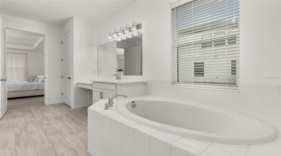 KISSIMMEE, Florida 34746, 5 Bedrooms Bedrooms, ,4 BathroomsBathrooms,Residential,For Sale,BOWFIN,0,MFRS5154306