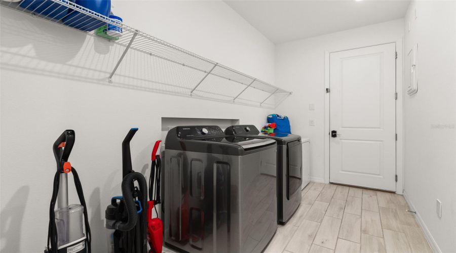KISSIMMEE, Florida 34746, 5 Bedrooms Bedrooms, ,4 BathroomsBathrooms,Residential,For Sale,BOWFIN,0,MFRS5154306