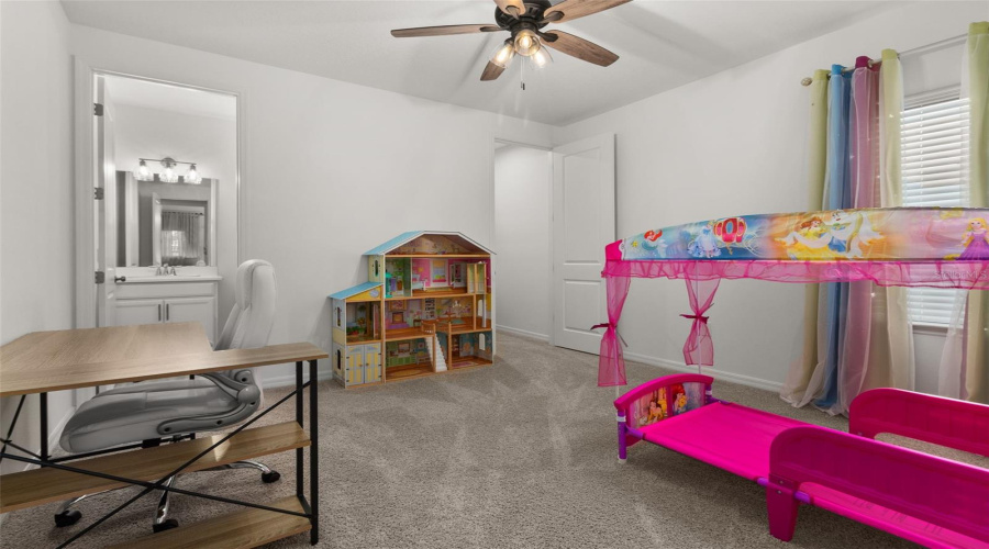 KISSIMMEE, Florida 34746, 5 Bedrooms Bedrooms, ,4 BathroomsBathrooms,Residential,For Sale,BOWFIN,0,MFRS5154306