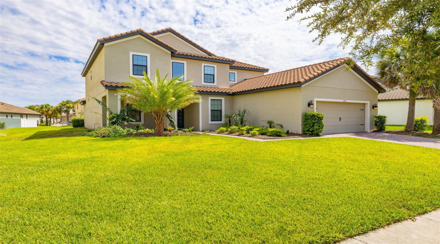 KISSIMMEE, Florida 34746, 5 Bedrooms Bedrooms, ,4 BathroomsBathrooms,Residential,For Sale,BOWFIN,0,MFRS5154306