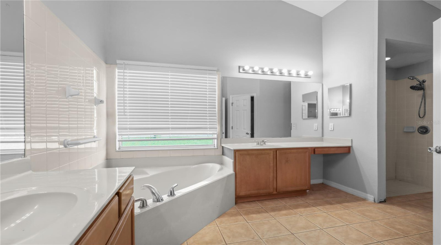 KISSIMMEE, Florida 34746, 4 Bedrooms Bedrooms, ,2 BathroomsBathrooms,Residential,For Sale,VIEHMAN,0,MFRTB8541164
