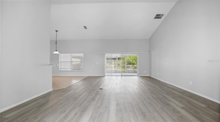 KISSIMMEE, Florida 34746, 4 Bedrooms Bedrooms, ,2 BathroomsBathrooms,Residential,For Sale,VIEHMAN,0,MFRTB8541164