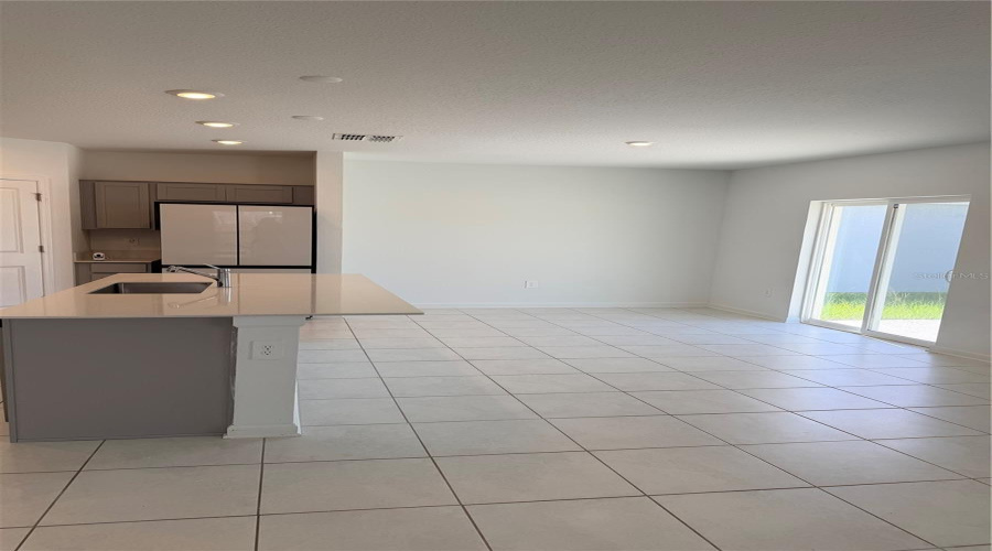 DAVENPORT, Florida 33837, 4 Bedrooms Bedrooms, ,2 BathroomsBathrooms,Residential,For Sale,BIG SUR,0,MFRTB8540673