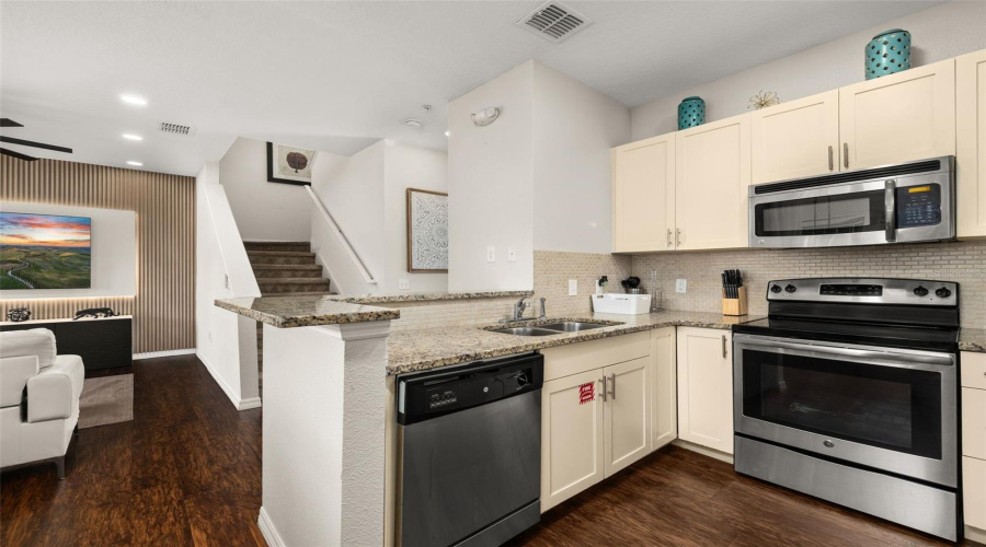 KISSIMMEE, Florida 34746, 4 Bedrooms Bedrooms, ,3 BathroomsBathrooms,Residential,For Sale,DIPLOMAT,0,MFRS5156051