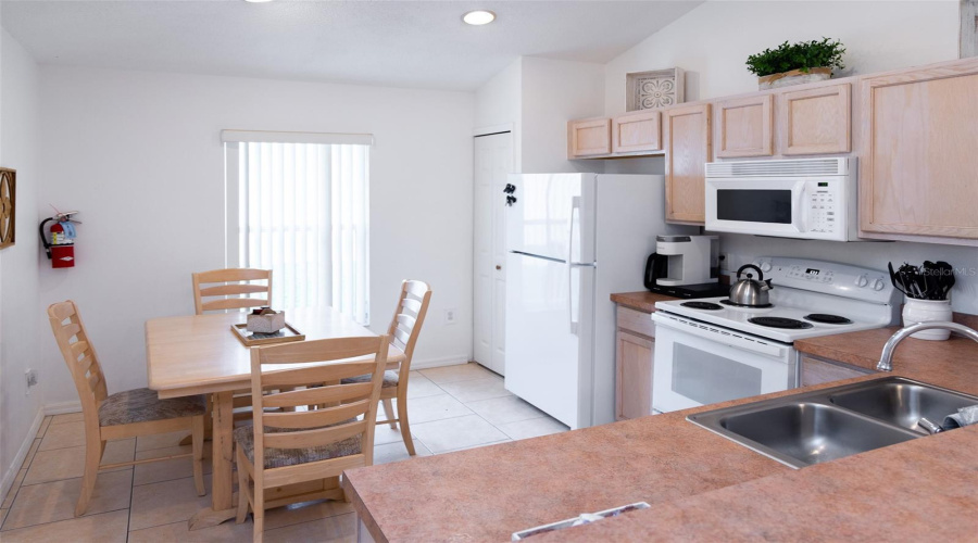 DAVENPORT, Florida 33897, 3 Bedrooms Bedrooms, ,2 BathroomsBathrooms,Residential,For Sale,PINE CONE,0,MFRS5156074