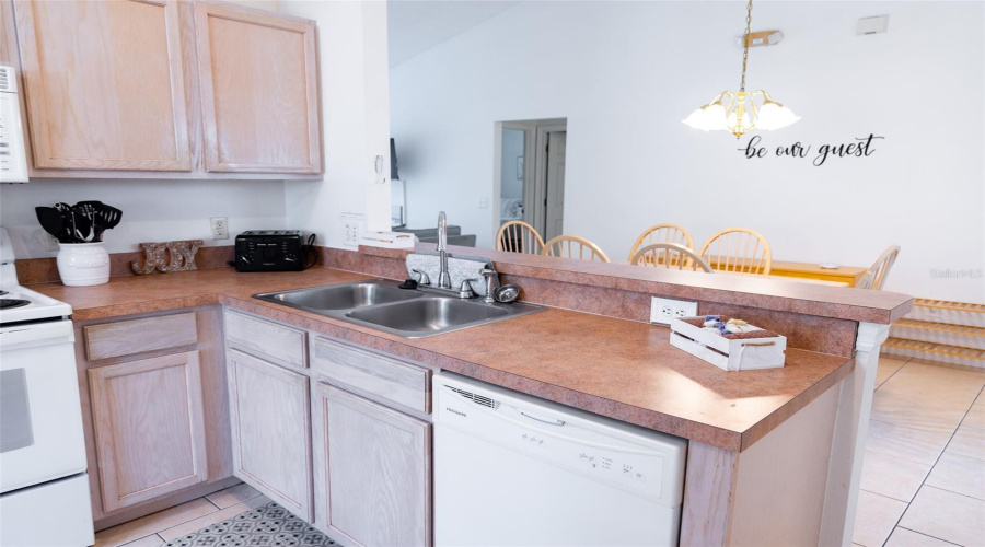 DAVENPORT, Florida 33897, 3 Bedrooms Bedrooms, ,2 BathroomsBathrooms,Residential,For Sale,PINE CONE,0,MFRS5156074