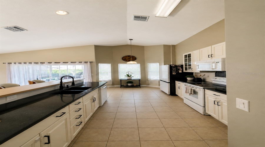 DAVENPORT, Florida 33897, 3 Bedrooms Bedrooms, ,3 BathroomsBathrooms,Residential,For Sale,OLD BRIDGE,0,MFRO6435863