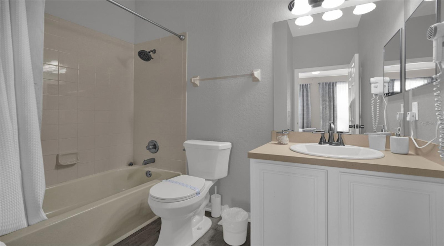 Davenport, Florida 33897, 4 Bedroom Bedrooms, ,3 Bathroombathrooms,Residential,For Sale,Calabria,0,Mfro6434070
