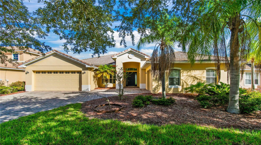 KISSIMMEE, Florida 34746, 3 Bedrooms Bedrooms, ,3 BathroomsBathrooms,Residential,For Sale,BOAT COVE,0,MFRTB8540381