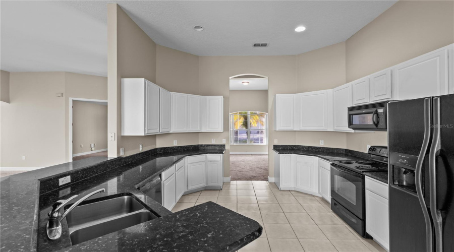 KISSIMMEE, Florida 34746, 3 Bedrooms Bedrooms, ,3 BathroomsBathrooms,Residential,For Sale,BOAT COVE,0,MFRTB8540381