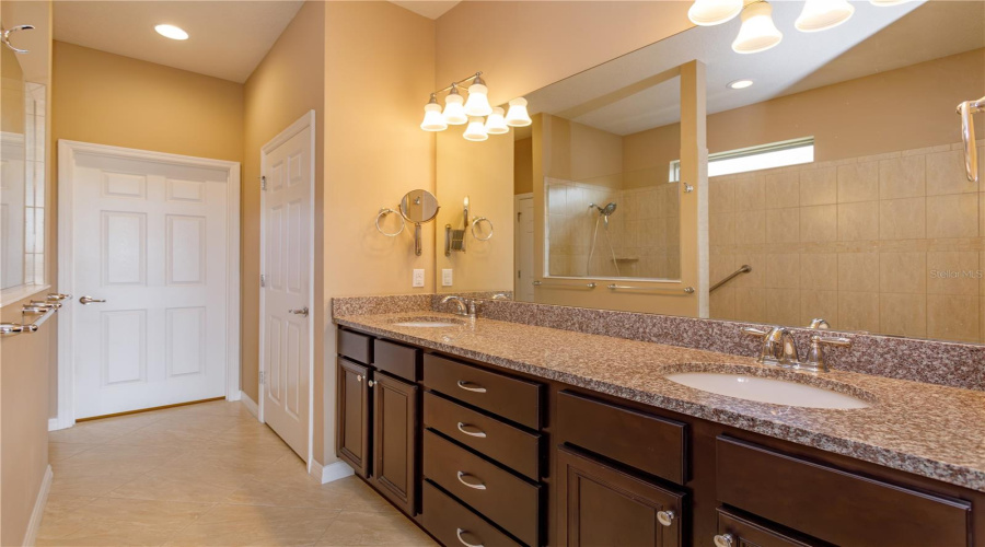 DAVENPORT, Florida 33837, 2 Bedrooms Bedrooms, ,2 BathroomsBathrooms,Residential,For Sale,CORDOBA,0,MFRO6435158