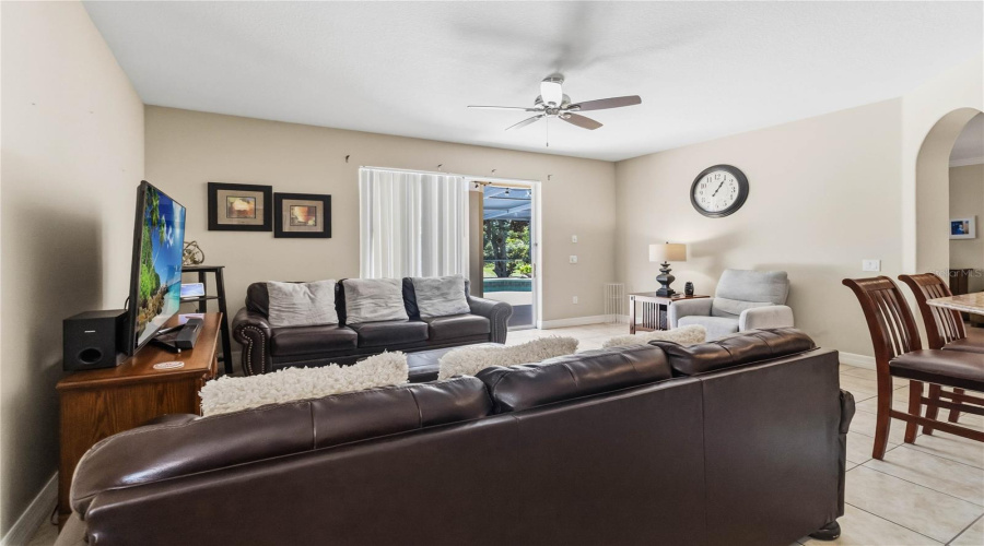 DAVENPORT, Florida 33896, 4 Bedrooms Bedrooms, ,4 BathroomsBathrooms,Residential,For Sale,SUFFOLK,0,MFRO6423832