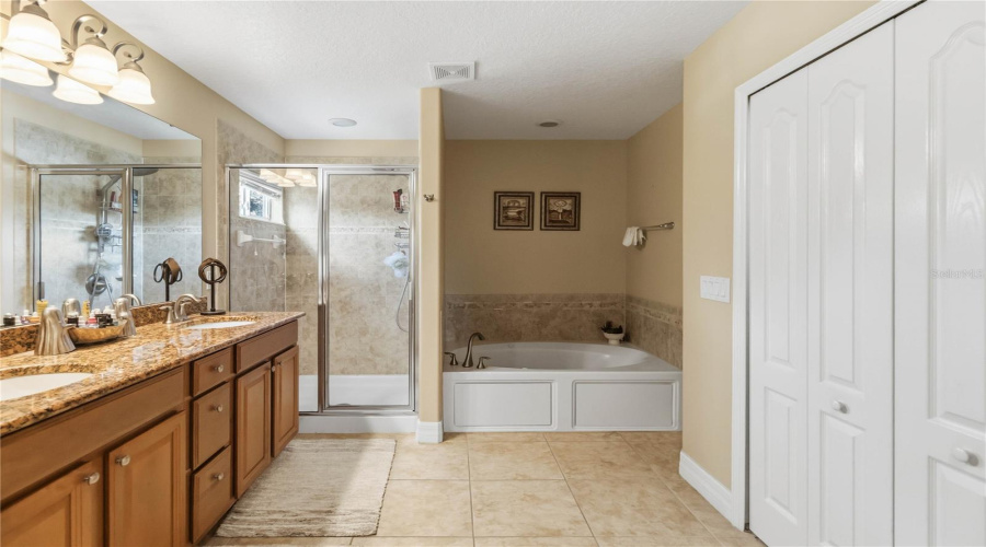 DAVENPORT, Florida 33896, 4 Bedrooms Bedrooms, ,4 BathroomsBathrooms,Residential,For Sale,SUFFOLK,0,MFRO6423832