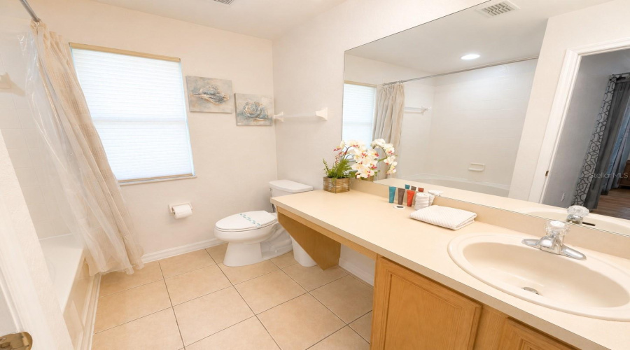DAVENPORT, Florida 33897, 4 Bedrooms Bedrooms, ,3 BathroomsBathrooms,Residential,For Sale,TERRA LAGO,0,MFRTB8540604