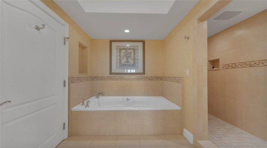 REUNION, Florida 34747, 2 Bedrooms Bedrooms, ,2 BathroomsBathrooms,Residential,For Sale,GATHERING,0,MFRO6435338