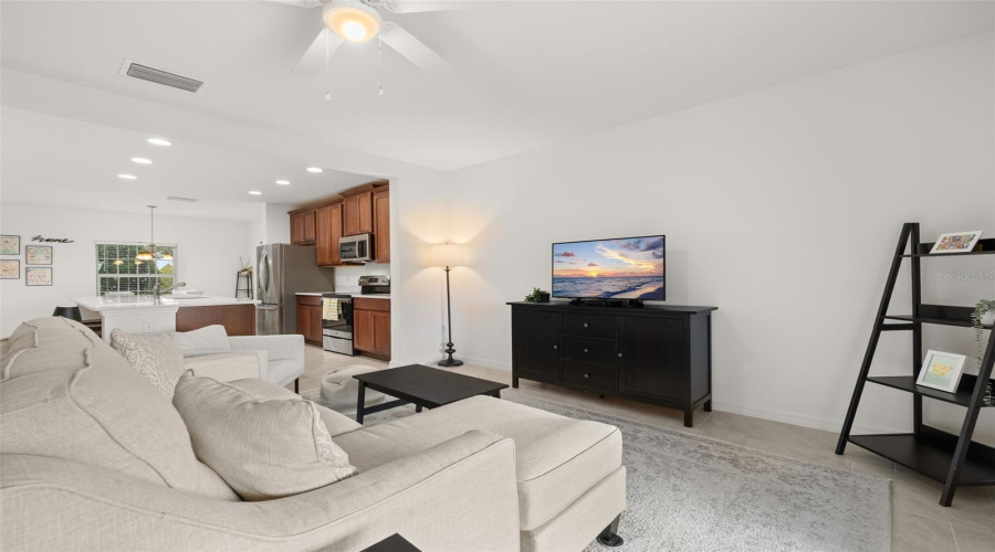 DAVENPORT, Florida 33837, 3 Bedrooms Bedrooms, ,2 BathroomsBathrooms,Residential,For Sale,SAND TORCH,0,MFRS5156055