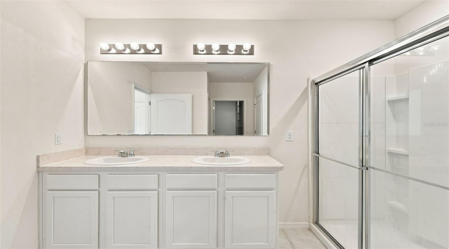 DAVENPORT, Florida 33897, 4 Bedrooms Bedrooms, ,2 BathroomsBathrooms,Residential,For Sale,WELLBORN,0,MFRS5155766