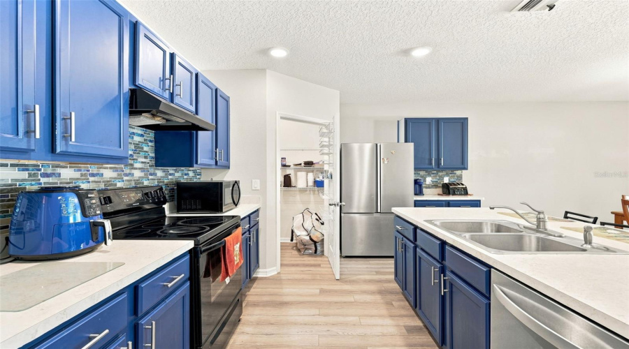 DAVENPORT, Florida 33897, 4 Bedrooms Bedrooms, ,2 BathroomsBathrooms,Residential,For Sale,WELLBORN,0,MFRS5155766
