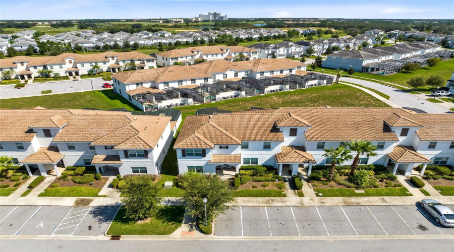 DAVENPORT, Florida 33896, 5 Bedrooms Bedrooms, ,4 BathroomsBathrooms,Residential,For Sale,SANDBAGGER,0,MFRO6387648