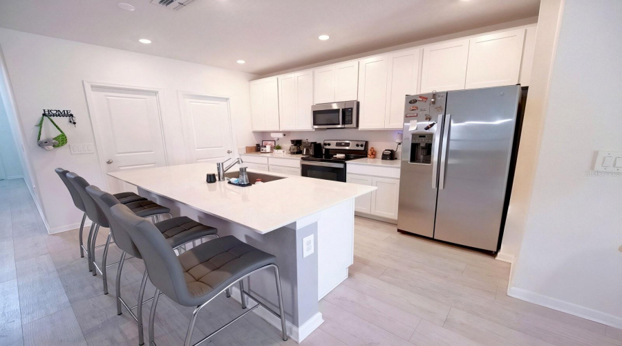 DAVENPORT, Florida 33837, 5 Bedrooms Bedrooms, ,2 BathroomsBathrooms,Residential,For Sale,AQUIFER,0,MFRS5150941
